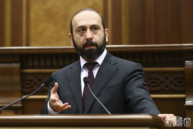 Եթե հաստատվի, որ Սահմանադրության փոփոխությունը վերջին քայլն է, որը պակասում է մեր խաղաղությանը՝ գալի՞ս եք գնանք դրան. Միրզոյանը՝ ընդդիմությանը