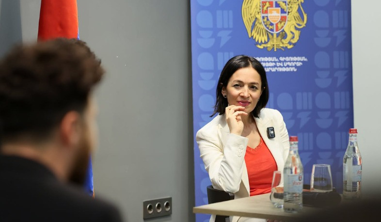 Անդրեասյանը հանդիպել է Գիտության, արվեստի և մշակույթի միջազգային ակադեմիայի երիտասարդական խորհրդի անդամների հետ