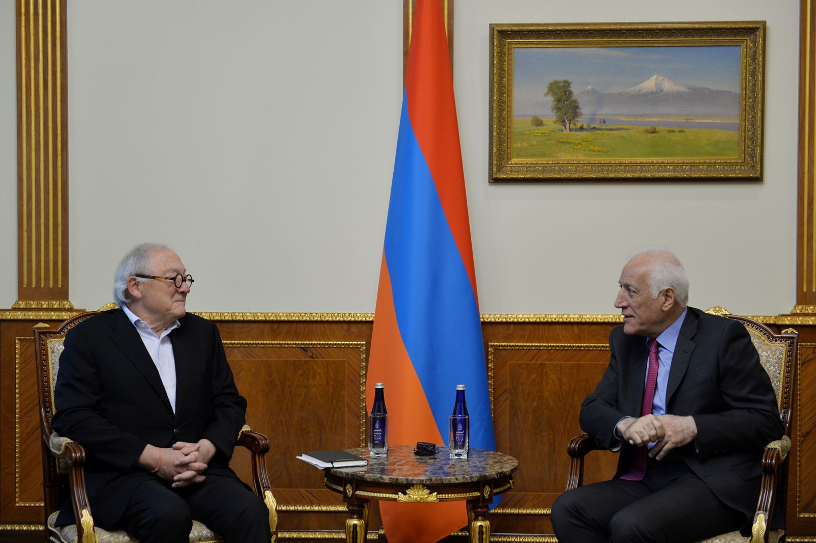 Ոչ վաղ անցյալում ունեցած մեր քննարկումներն այսօր արդեն իրականություն են դարձել. ՀՀ նախագահը՝ Եվրոպական տիեզերական գործակալության նախկին գլխավոր տնօրենին