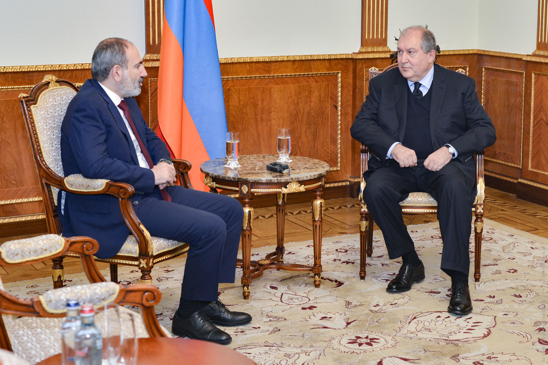 Նախագահը և վարչապետը քննարկել են երկրում ստեղծված իրավիճակը, այն հանգուցալուծելու և ներքաղաքական ճգնաժամը հաղթահարելու ուղիները