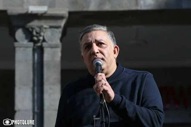 Կդառնամ լուռ ու համեստ մարդ, կշարունակեմ զբաղվել իմ արվեստով, երբ նորից կունենանք երկիր․ Մհեր Մկրտչյան
