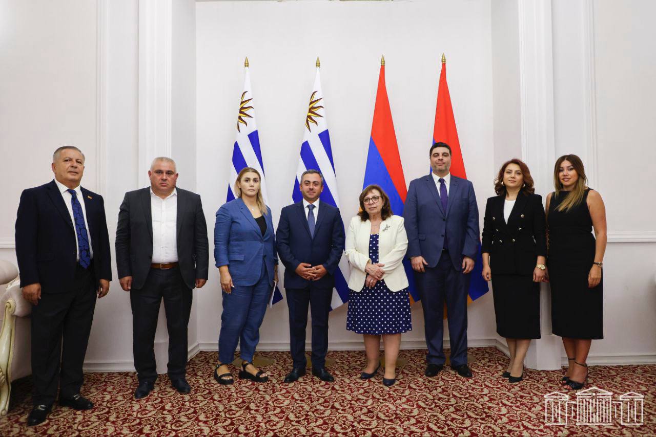 Սաղաթելյանն Ուրուգվայից ժամանած պատվիրակության հետ քննարկել է Բաքվի բանտերում պահվող տասնյակ հայ ռազմագերիների խնդիրը