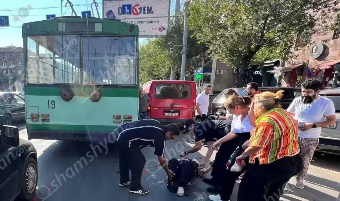 Արտակարգ դեպք Երևանում. թիվ 10 երթուղին սպասարկող տրոլեյբուսը վրաերթի է ենթարկել հետիոտնի