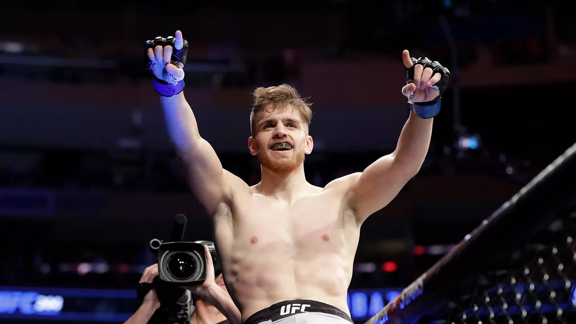 Լաս Վեգասում տեղի ունեցած խառը մենամարտերի UFC-282 մրցաշարում հաղթել ամերիկահայ մարտիկ Էդմեն Շահբազյանը (տեսանյութ)