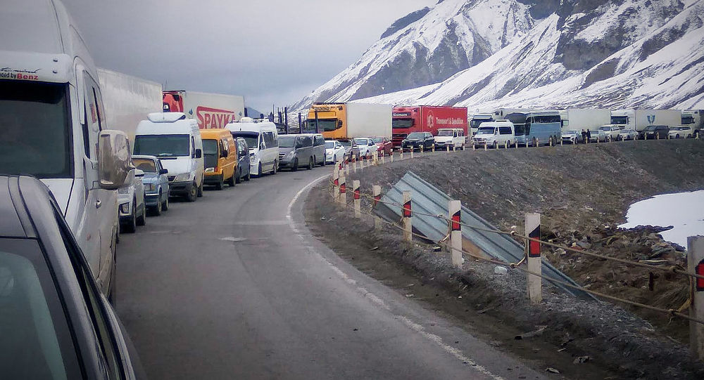 «Վերին Լարս» անցակետում կուտակվել է 450-600 հայկական մեքենա․ Արամ Թանանյան