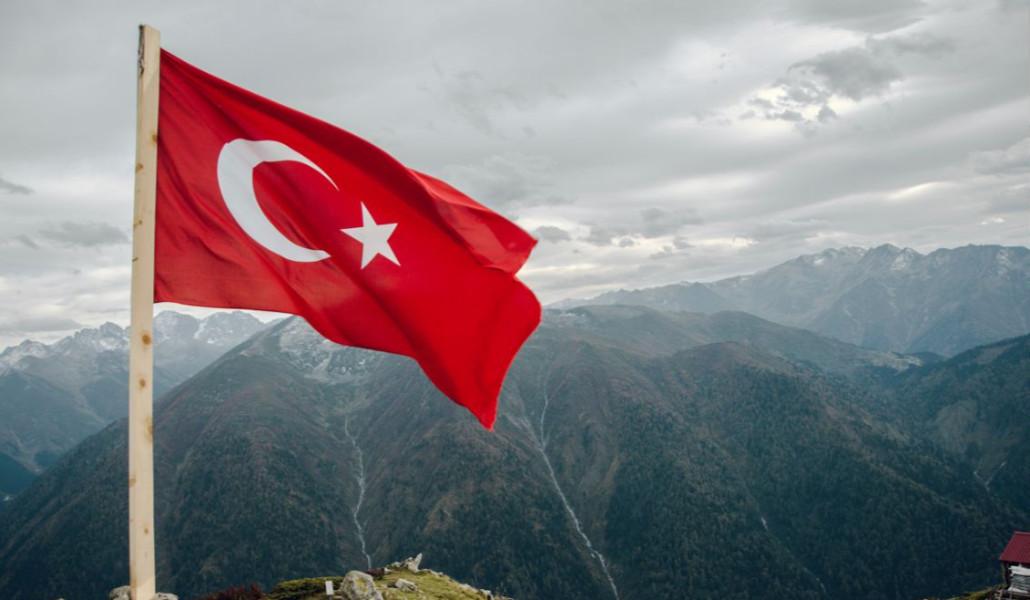 Չորս երկրներ Թուրքիայում գտնվող իրենց քաղաքացիներին զգուշացրել են խուսափել մարդկային կուտակումների վայրերից