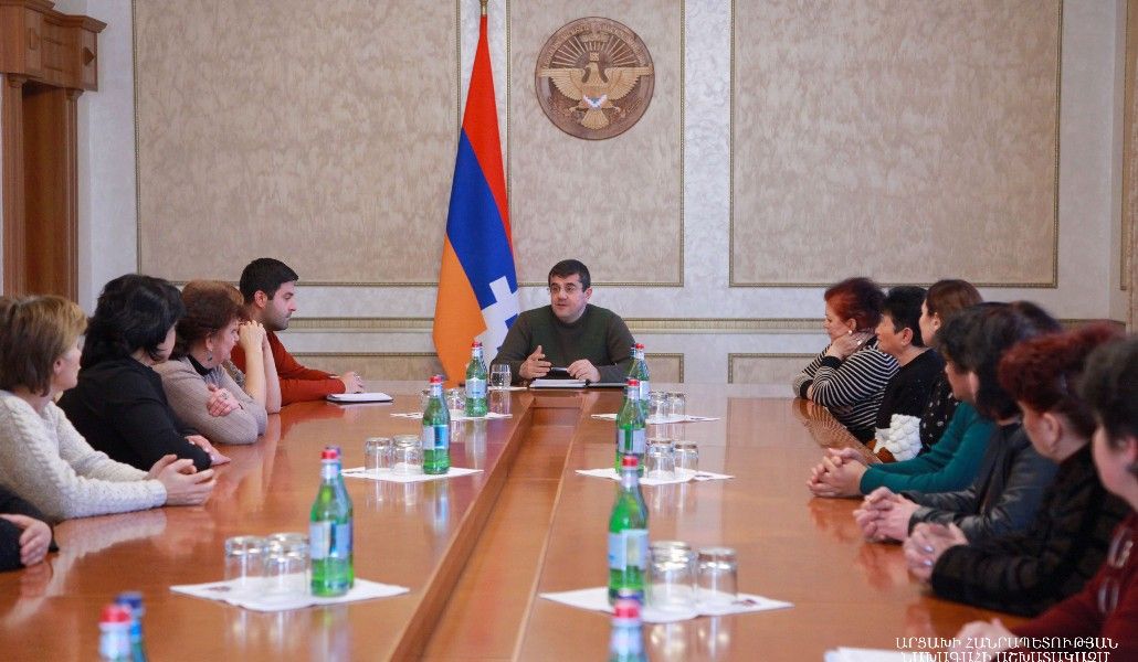 Արայիկ Հարությունյանն ընդունել է Ադրբեջանից բռնագաղթած մի խումբ հայ փախստականների