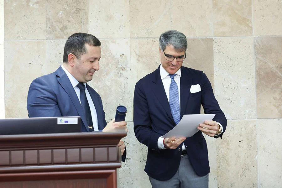 Սարգիս Իզմիրլյանին շնորհվել է ԵՊՀ պատվավոր դոկտորի կոչում