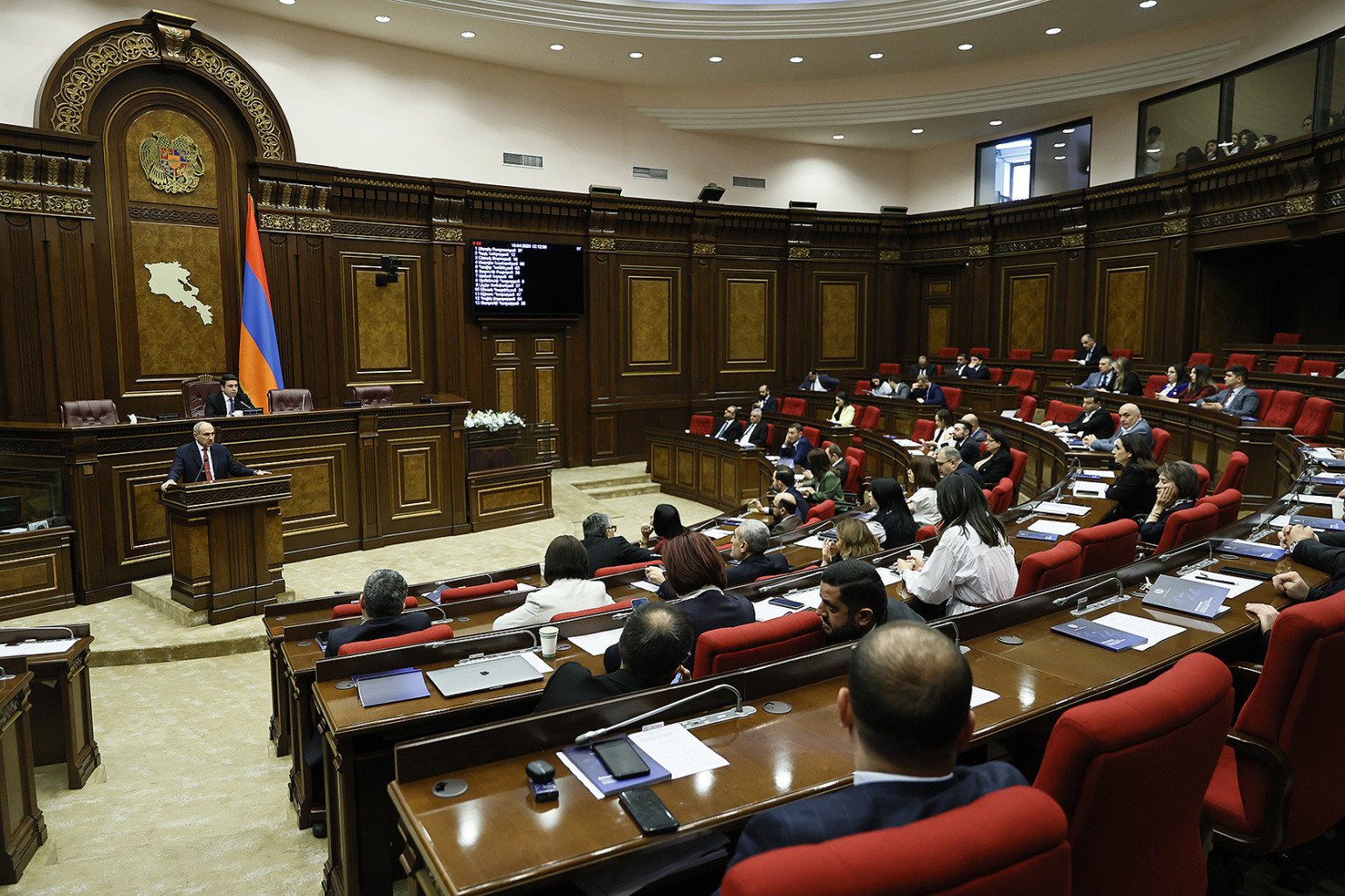 10 տարի նպաստ ենք վճարում 10 հազար ընտանիքի, բա էդ հացի համար ո՞վ է վճարում. Փաշինյան