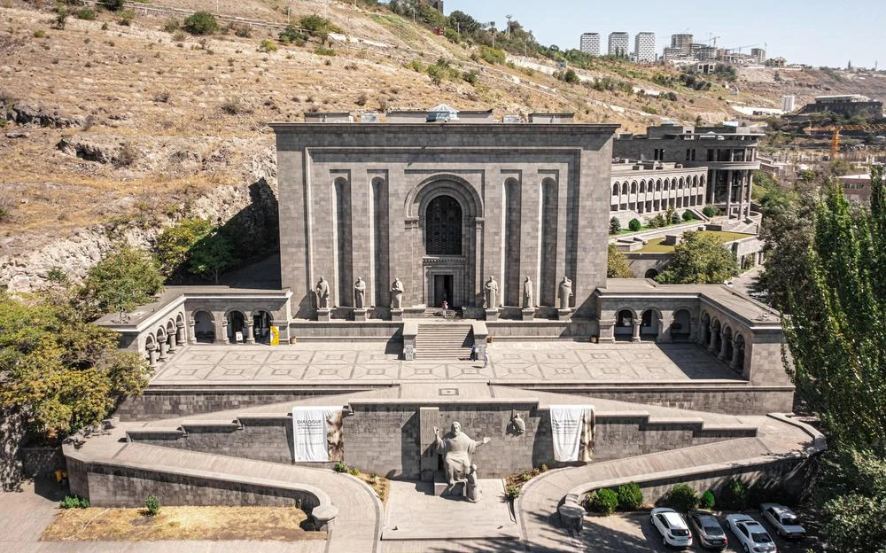 Մատենադարանը հինգ ձեռագիր է ձեռք բերելու