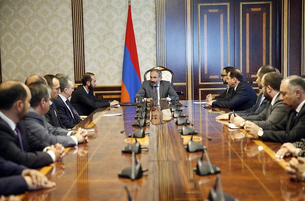 Կորոնավիրուսով վարակված անձանցից ավելի քան 500-ը բուժման կարիք չունի․ վարչապետ