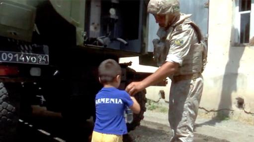 Ռուս խաղաղապահները հումանիտար ուղեբեռ են փոխանցել Լեռնային Ղարաբաղի բնակիչներին. ՌԴ ՊՆ