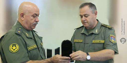 ԶՈՒ ԳՇ պետը պարգևատրել է Վալերի Քոչարյանին
