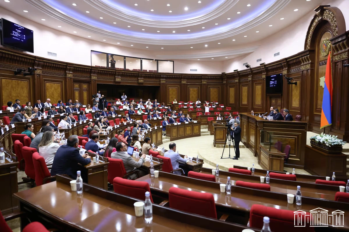 Շարունակվում է Հայաստանի նորընտիր խորհրդարանի առաջին քառօրյայի աշխատանքը. ուղիղ
