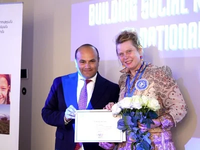 Նարեկ Մկրտչյանը շնորհակալագիր է հանձնել Հայաստանում իր առաքելությունն ավարտող ՊՀԾ ղեկավար Նաննա Սկաուին