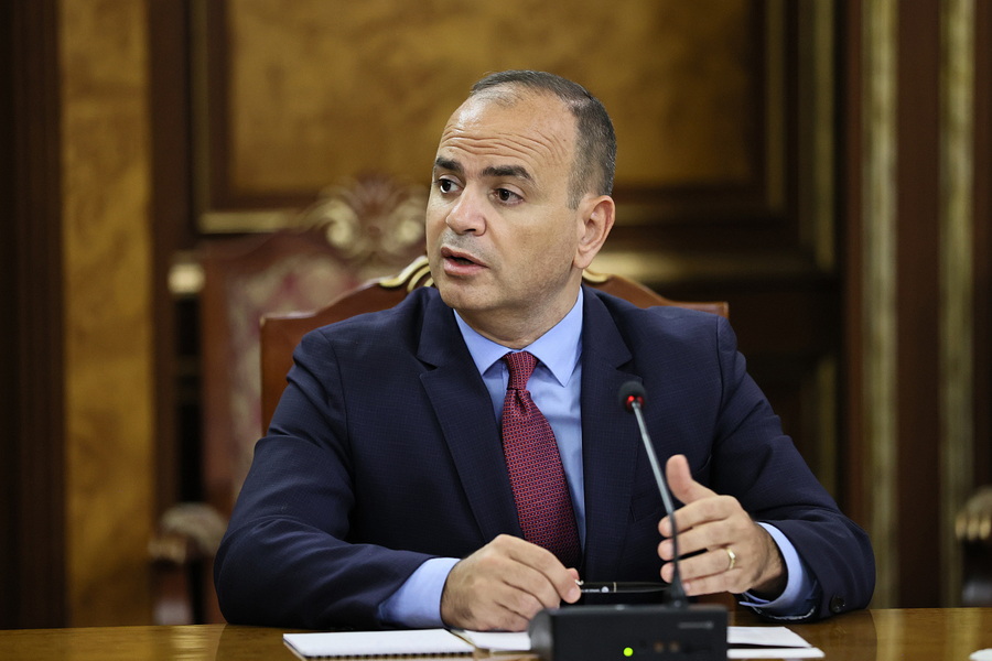 Զարեհ Սինանյանը 16 օրով արձակուրդ է մեկնում