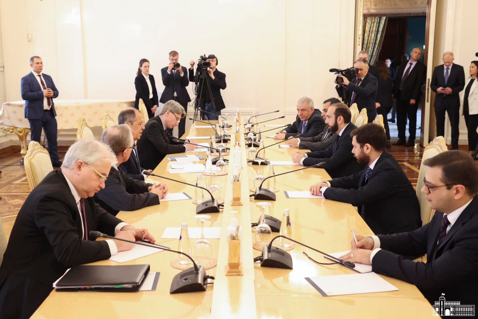 Министр Мирзоян подчеркнул, что параллельно с переговорным процессом необходимо исключить применение силы или угрозы силой