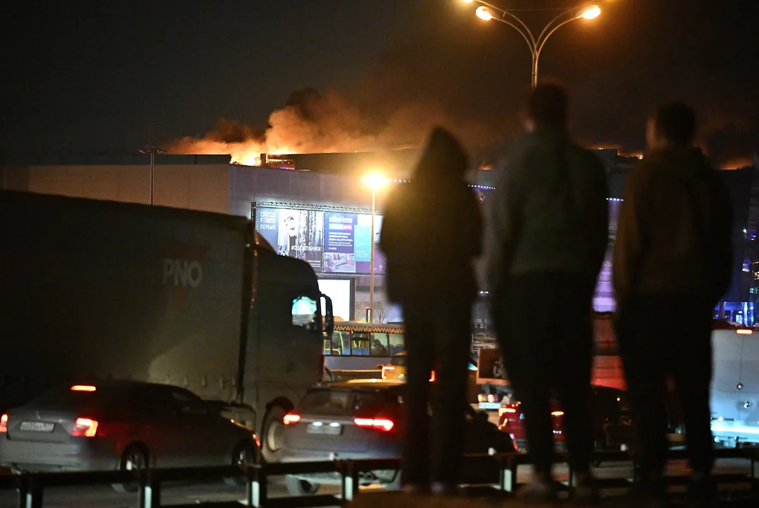 По последним данным СК РФ, в результате вчерашнего теракта в Москве погибли 60 человек