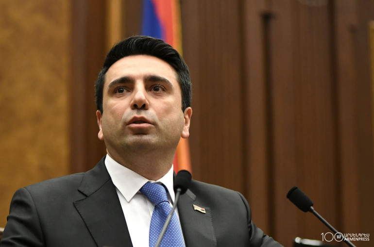 Ալեն Սիմոնյանն անդրադարձել է Անկախության տոնի առթիվ ԱԺ պատգամավորներին պարգևավճարներ տալու քննադատությանը
