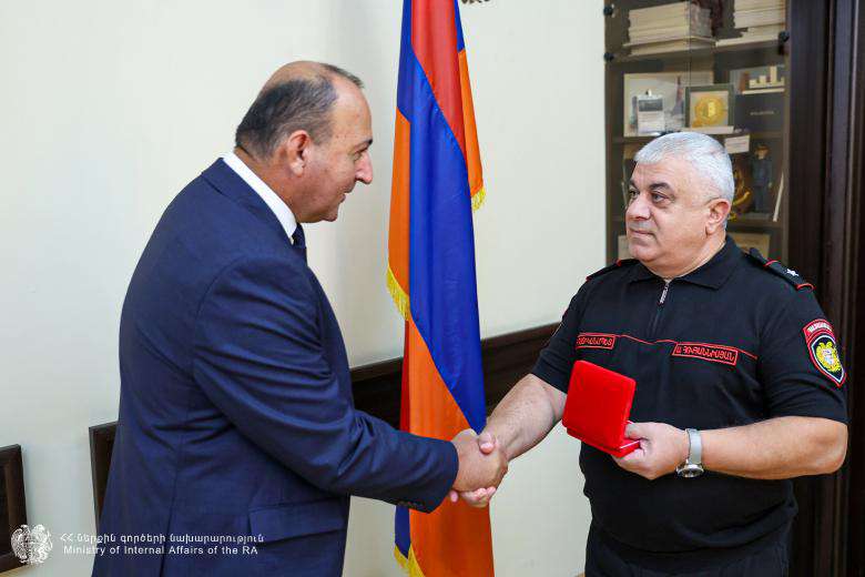 Ոստիկանապետը պարգևատրել է Վրաստանի ՆԳ նախարարության կցորդին