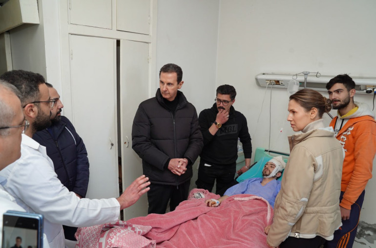Ասադը կնոջ հետ այցելել է երկրաշարժից տուժածներին