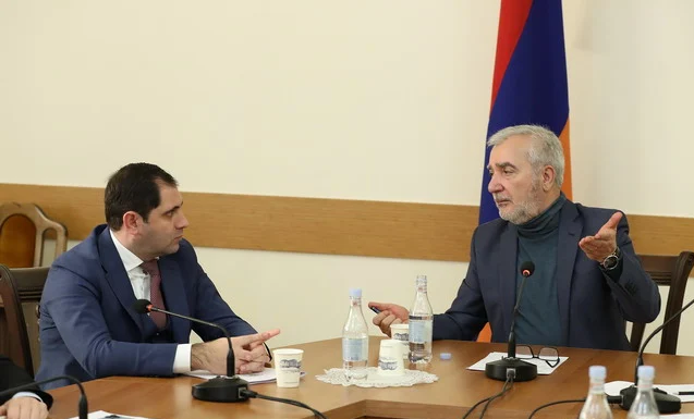Ֆրանսիայում քննարկվելու են ռազմական համագործակցության որոշ տարրեր. Քոչարյանը՝ Պապիկյանի այցի մասին