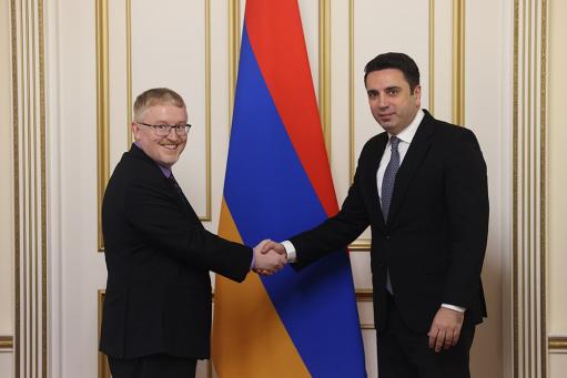Ալեն Սիմոնյանը Կանադայի դեսպանին ներկայացրել է Ադրբեջանի հետ խաղաղության պայմանագրի կնքման գործընթացը