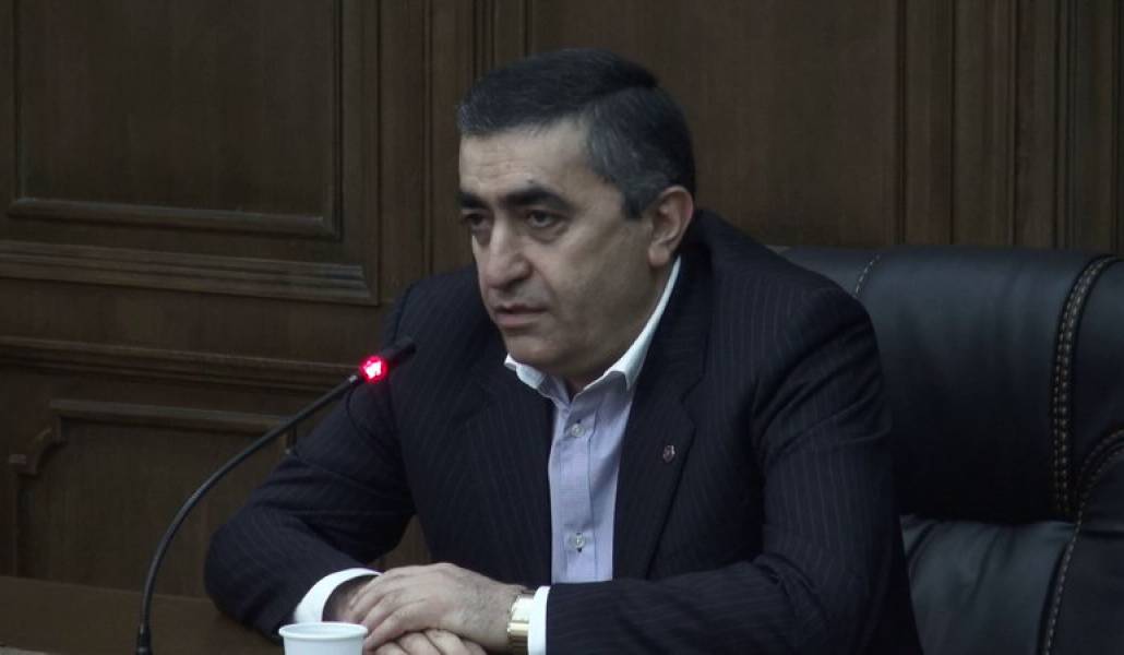 Հիմա դուք «Ստեփանակերտ» անունը կտա՞ք. Չէ, «Խանքենդի» կասեք. Ռուստամյանը՝ ՔՊ-ականներին