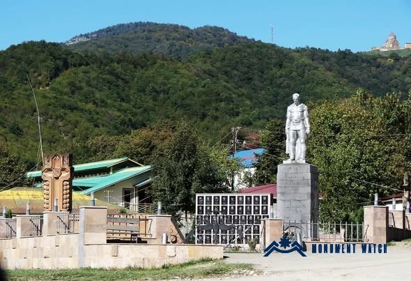 Ադրբեջանը ոչնչացրել է Վանք գյուղի Հայրենական մեծ պատերազմի և արցախյան ազատամարտի հուշարձանները