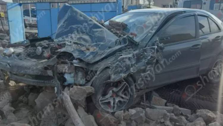 Խոշոր ավտովթար Լոռու մարզում. Տաշիրում 28-ամյա վարորդը Mercedes-ով դուրս է եկել ճանապարհի երթևեկելի գոտուց և բախվել ցանկապատին. կա վիրավոր