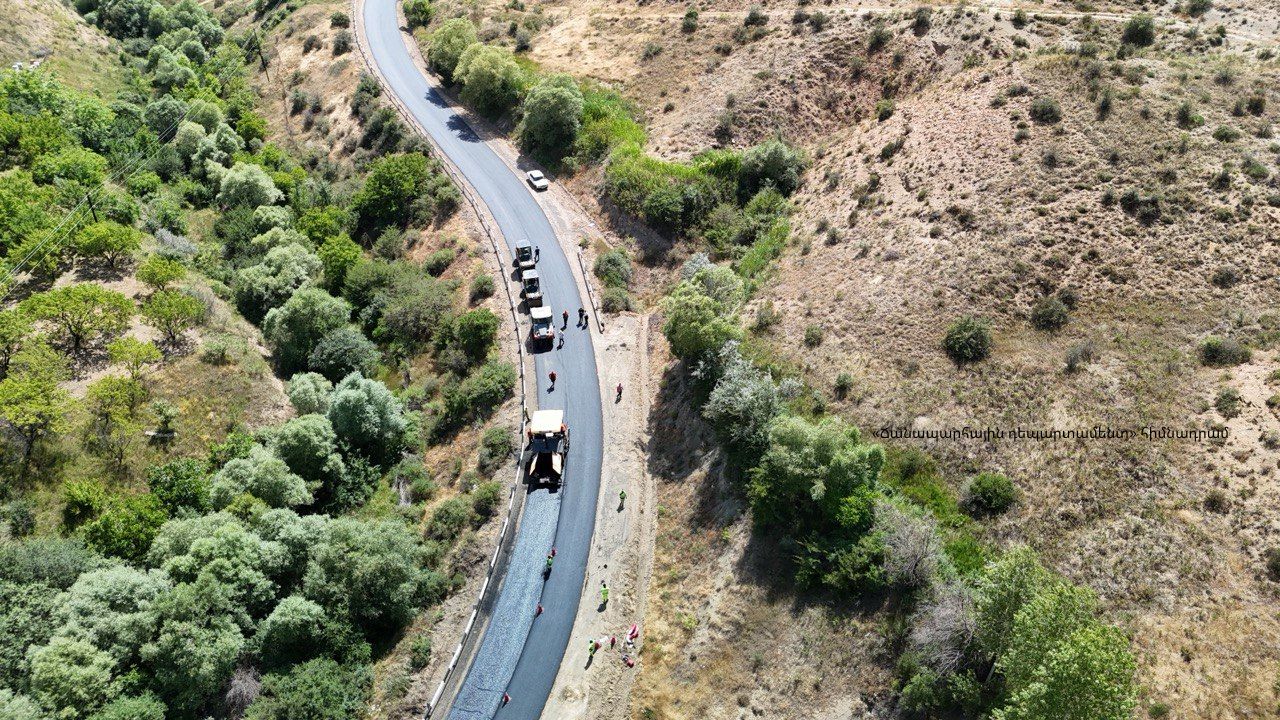 Հ-42 /Մ-2/-Զառիթափ-Նոր Ազնաբերդ-ՀՀ սահման ավտոճանապարհին կատարվում են միջին նորոգման աշխատանքներ