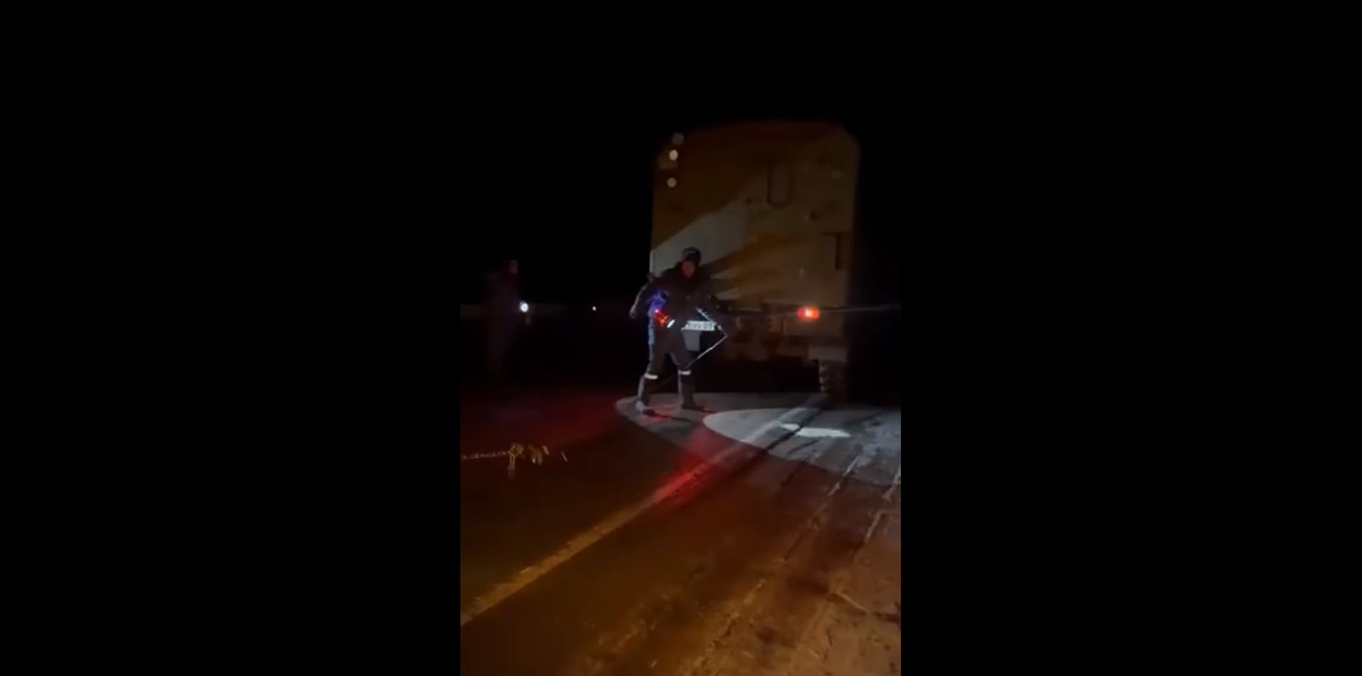 Փրկարարները դուրս են բերել Սիսիան-Տաթև ավտոճանապարհին արգելափակված տրանսպորտային միջոցները (տեսանյութ)