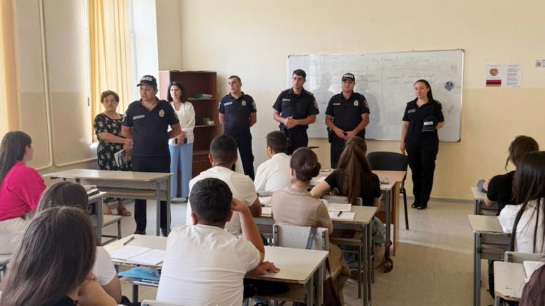 «Օրինապահ հետիոտն» խորագրով հանդիպում-զրույցներ են անցկացվել Կոտայքի մարզի դպրոցներում