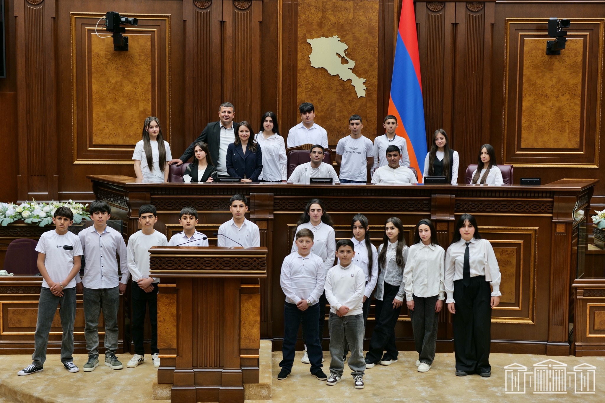 Ճանաչողական այցի շրջանակում խորհրդարան են այցելել ՀՀ մարզերի և Երևանի մի շարք ուսումնական հաստատությունների ներկայացուցիչներ
