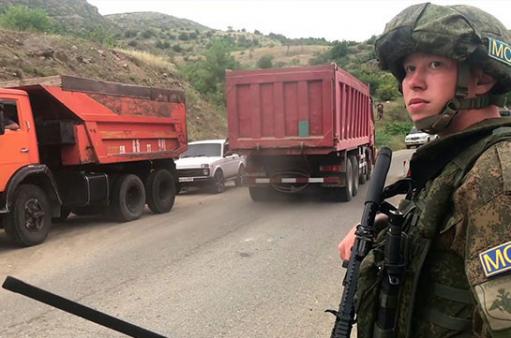 Խաղաղապահները ԼՂ լեռնային ճանապարհներին ապահովել են տրանսպորտի տեղաշարժի անվտանգությունը