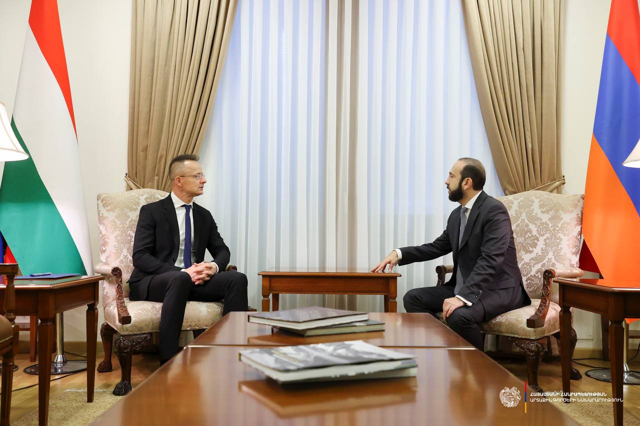 Տեղի է ունենում Հայաստանի և Հունգարիայի արտաքին գործերի նախարարների առանձնազրույցը