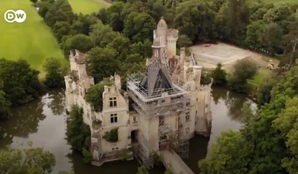 Ինչպես են ֆրանսիացիները փրկում հին ամրոցները (տեսանյութ)