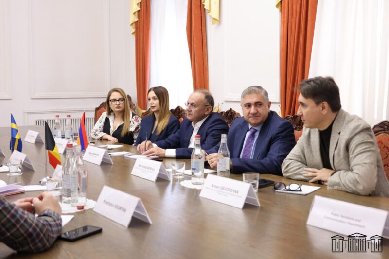 Շվեդիայի, Նիդերլանդների, Բելգիայի դեսպանների հետ քննարկվել է ՀՀ-Ադրբեջան խաղաղության երաշխիքները