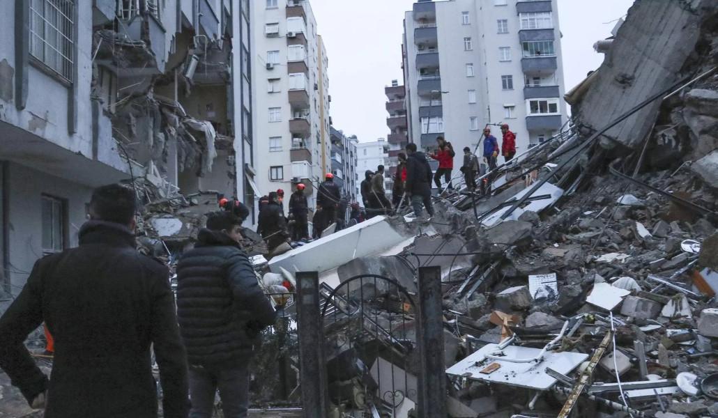 Թուրքիայում երկրաշարժի զոհերի թիվն անցել է 900-ը․ Էրդողան