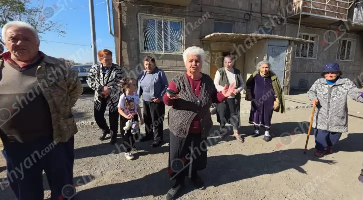 Հակասանիտարական ու գարշահոտ վիճակ Արմավիր քաղաքում. կեղտաջրերը լցվում են շենքերի նկուղներ, հոսում բակերովՙ բնակիչներ սպառնում են դիմել կտրուկ քայլերի
