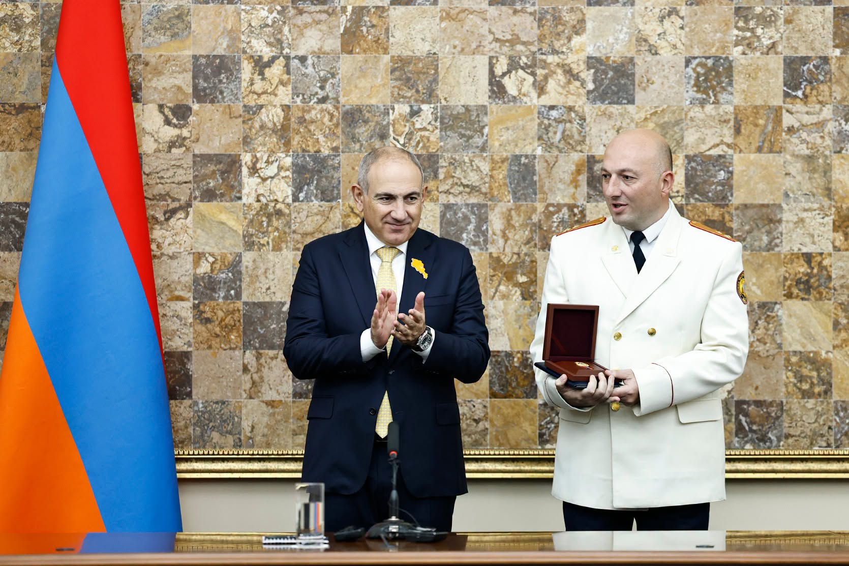 Ծառուկյանի գործը քննած վարչության պետը պարգևատրվել է Փաշինյանի հուշամեդալով. «Ժողովուրդ»
