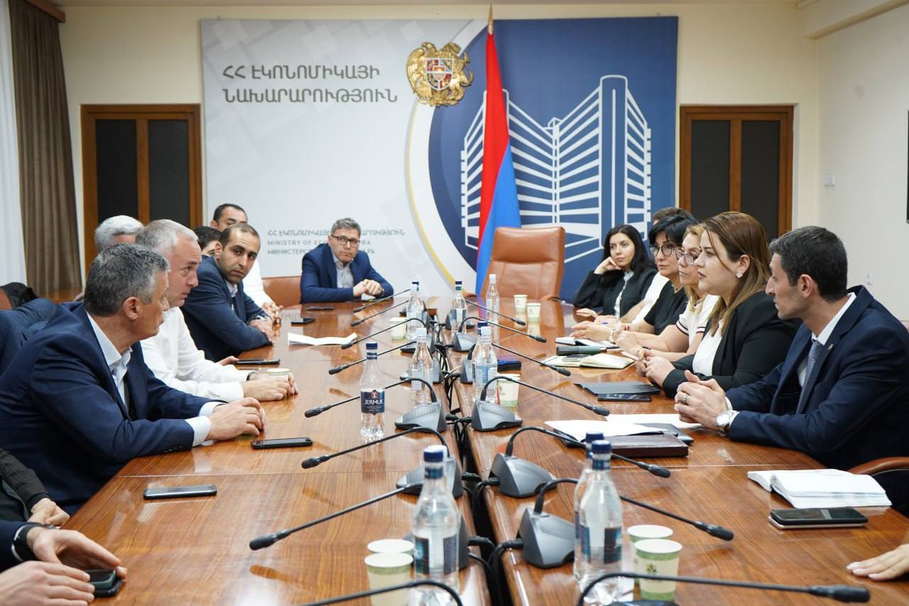 Էկոնոմիկայի նախարարի տեղակալն ընդունել է բանկերի ներկայացուցիչներին