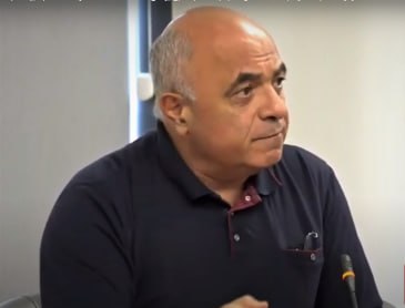 Այս պահին խուզարկություն է ընթանում քաղաքագետ, «Մայր Հայաստան»-ի անդամ Երվանդ Բոզոյանի բնակարանում