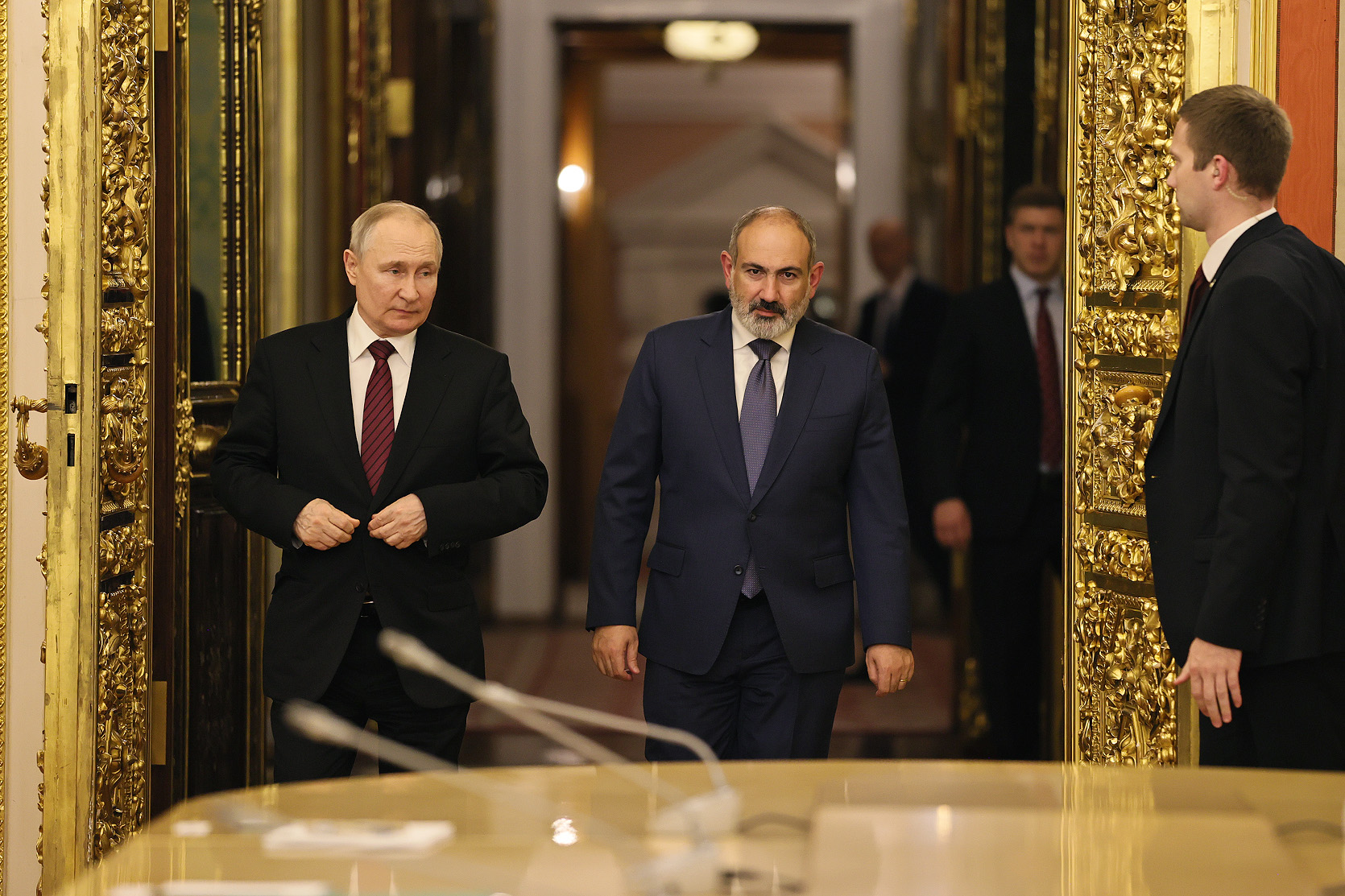 Ցավոք, Լաչինի միջանցքի արգելափակումը տեղի ունեցավ ռուս խաղաղապահների ներկայությամբ. Փաշինյանը՝ Պուտինին