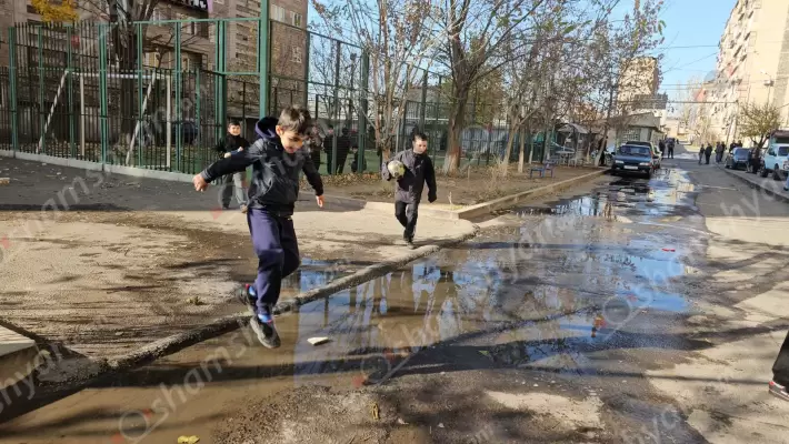 Արտակարգ իրավիճակ Բյուրեղավան քաղաքում. կեղտաջրերը ողողել են մի ամբողջ թաղամաս
