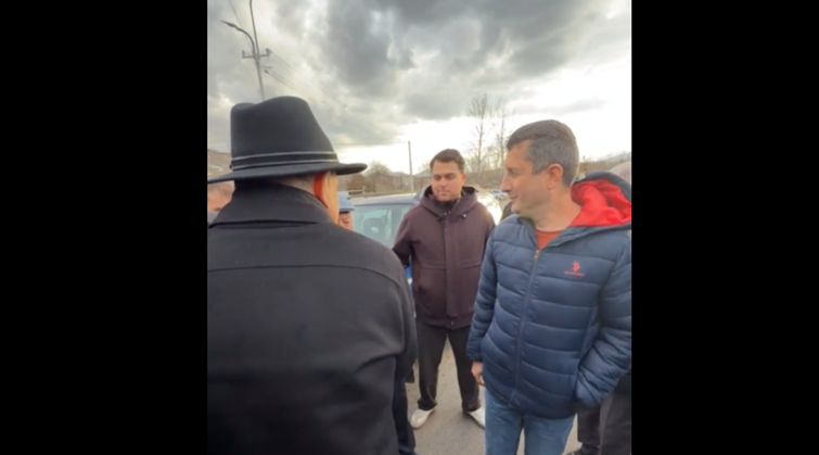 Փաշինյանը հանդիպում է քաղաքացիների հետ՝ ուղիղ 