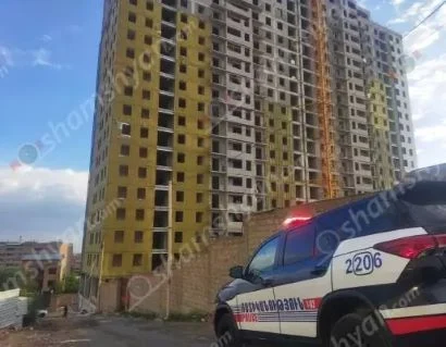 Զովունիում կառուցվող էլիտար շենքում շինարարը 5-րդ հարկից ընկել է եւ մահացել է