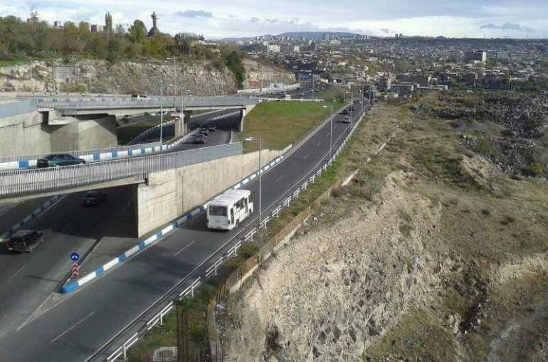 Սարալանջի ճանապարհին ավտոբուսների համար առաջին առանձնացված գիծն արդեն շահագործվում է