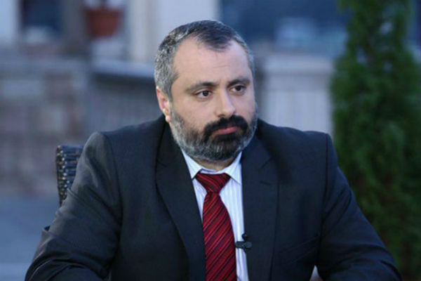 Из распространенного по итогам встречи Мнацаканян-Мамедьяров заявления заметно, что нет принуждения и тайных договоренностей: пресс-секретарь президента Арцаха 