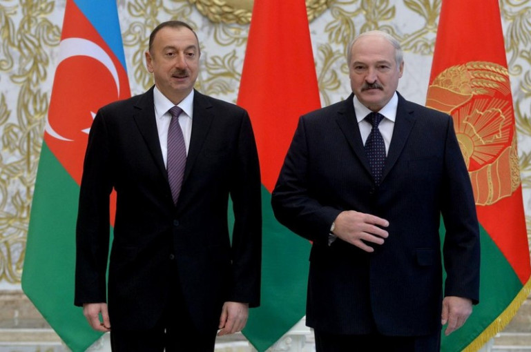 Իլհամ Ալիևը Ալեքսանդր Լուկաշենկոյին տեղեկացրել է Սոչիում կայացած եռակողմ հանդիպման արդյունքների մասին